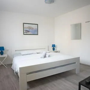 https://apartment-fly.splithotels.org