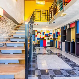https://house-mondrian.pula-hotels.org